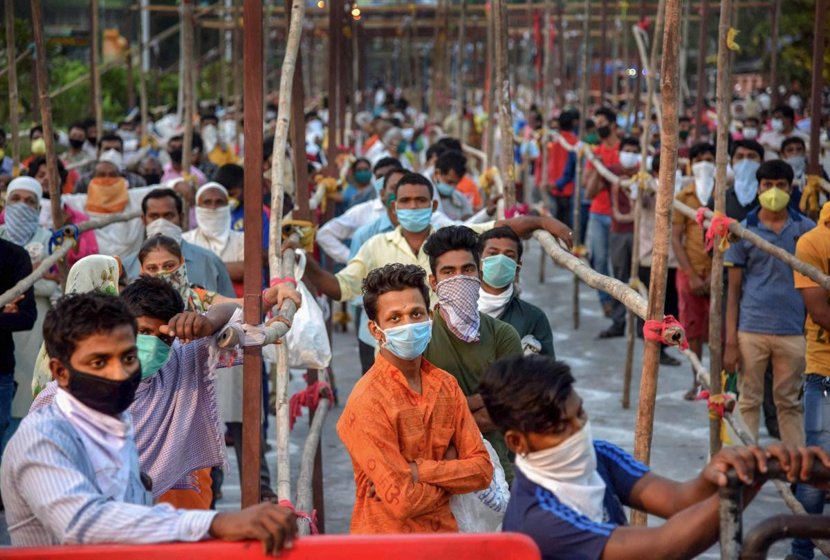 भारतमा तिव्र गतिमा फैलियो कोरोना संक्रमण, एकैदिन २ लाख २२ हजार बढी संक्रमित थपिए 