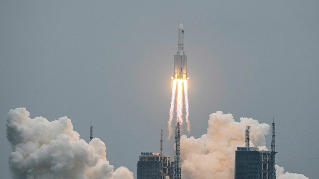 मस्कको स्पेसएक्स कम्पनीले पठाएको रकेट अन्तरिक्षमा अनियन्त्रित, चन्द्रमामा बिस्फोटको जोखिम 