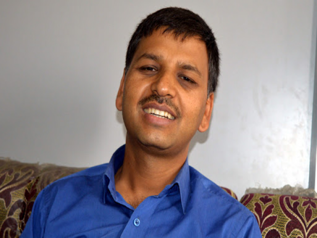 अरूले जस्तो अर्थमन्त्रीको ब्रिफकेस खोसेर करका दर व्यापारीका हातमा दिँदैनौं - बिष्णु रिजाल
