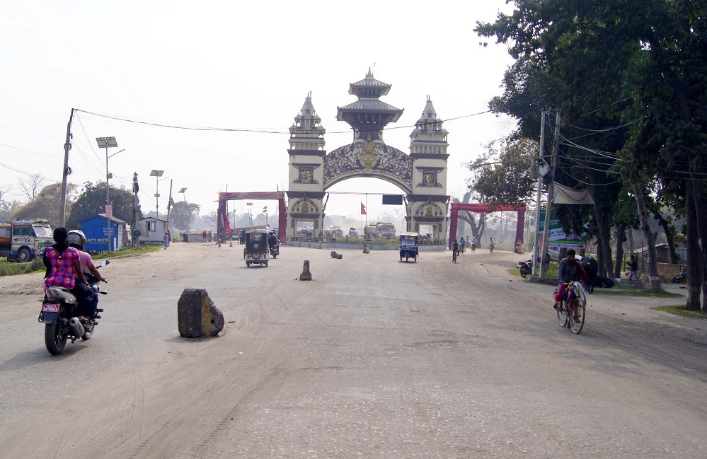 वीरगञ्ज नाकाबाट हुने इन्धनको आयातमा ७८ प्रतिशतले वृद्धि