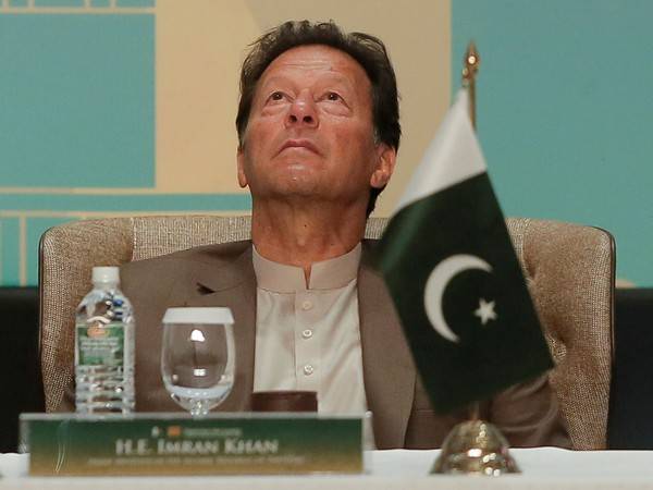 इमरान खान चुनाव लड्न अयोग्य ठहर
