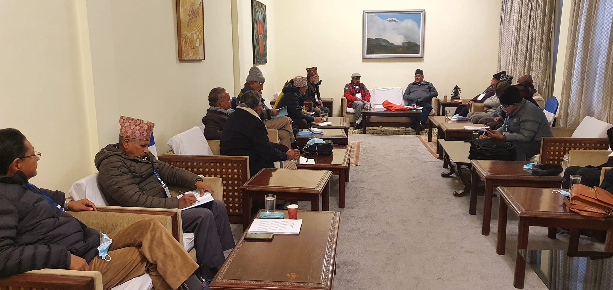 सिट भागबण्डा : गठबन्धन वैठकअघि माओवादी केन्द्रको विस्तारित बैठक जारी