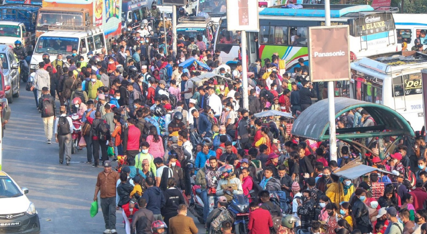 मतदानका लागि मतदाता आतुर, उपत्यका छाड्नेको लर्को