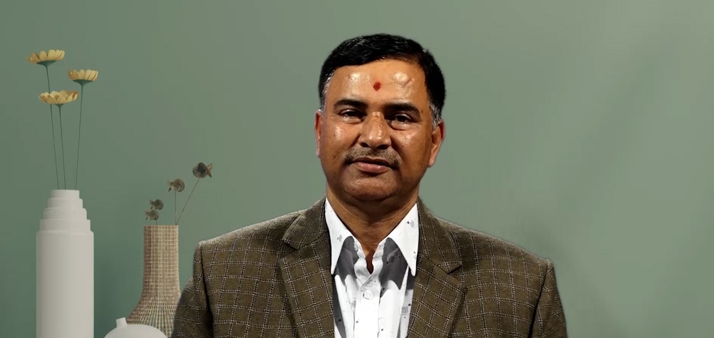 चितवन कांग्रेसका सभापति खनाल भन्छन्, ‘रेनु विकासवादी नेता हो, मिलेर जिताऔं’