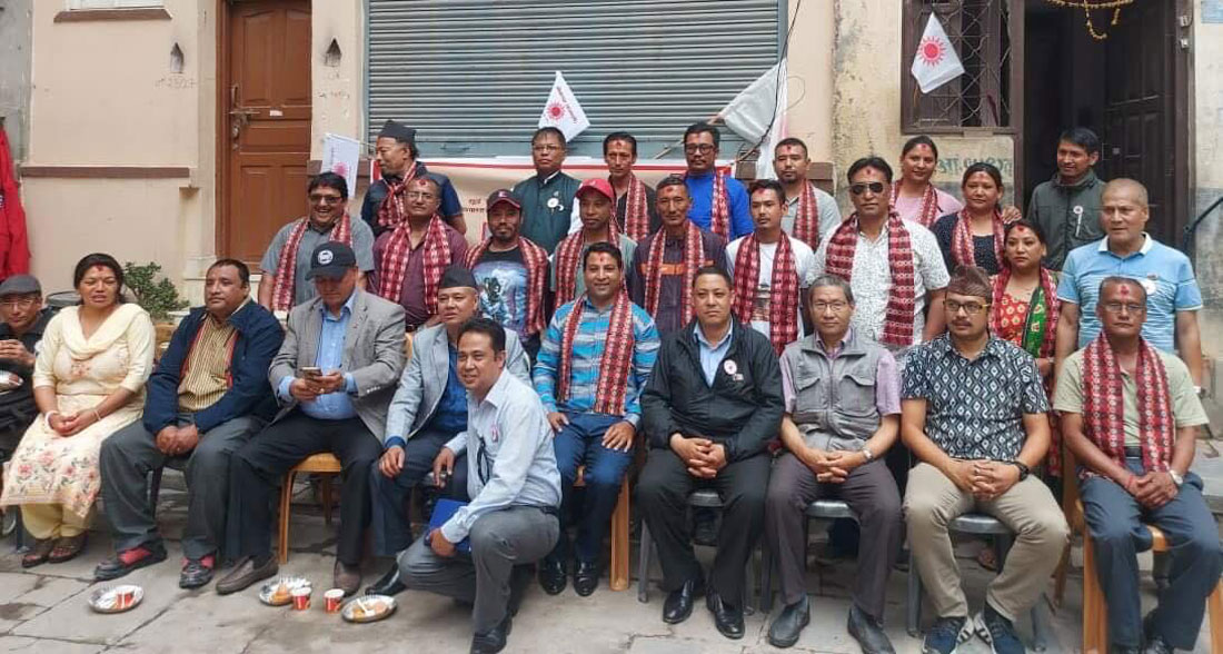 काठमाडौंमा माओवादीका वडाध्यक्ष उम्मेदवार बनेका तीन जना एमाले प्रवेश
