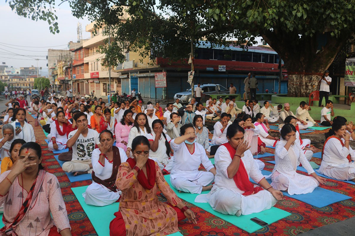 यी हुन् योग गर्दा गर्नै नहुने ६ गल्ती