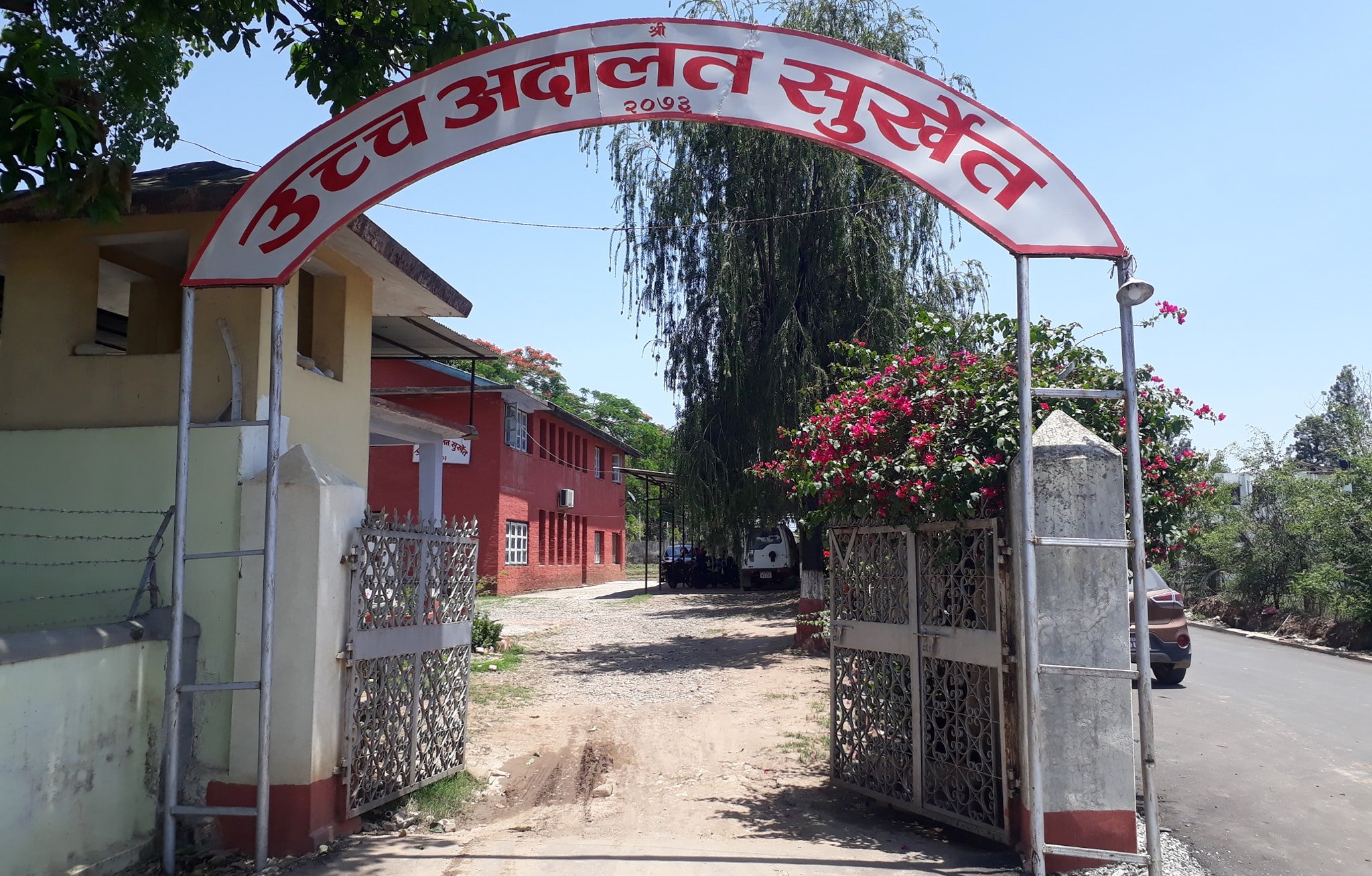 ‘विद्यार्थीबाट कुनै प्रकारको शुल्क नलिनू’