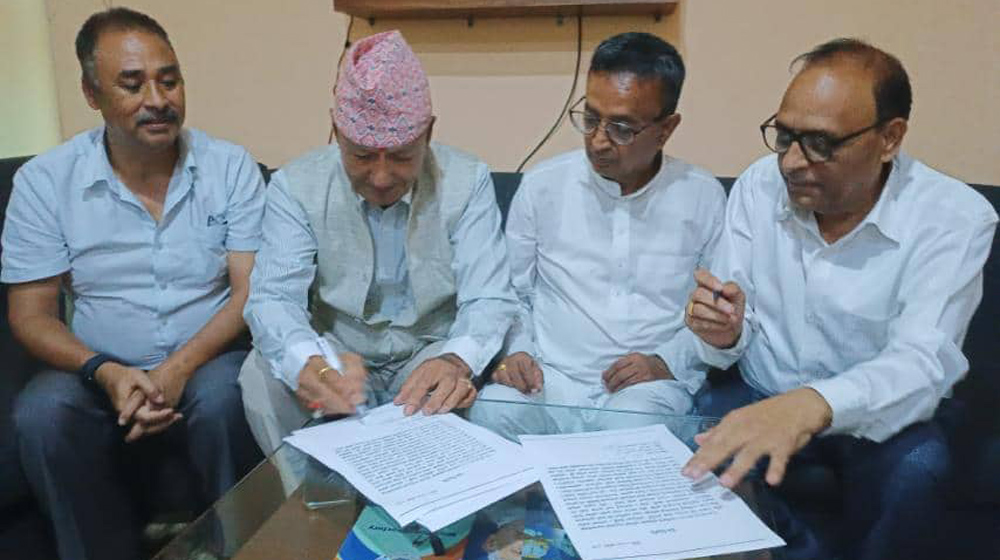 स्पष्टीकरण सोधिएका चार नेताले छाडे राप्रपा