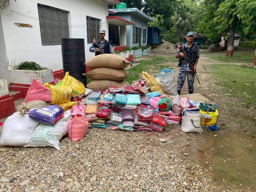 भन्सार छली गरेर नेपाल भित्र्याउँदै गरिएको ठूलो परिमाणका अवैध सामग्री बरामद