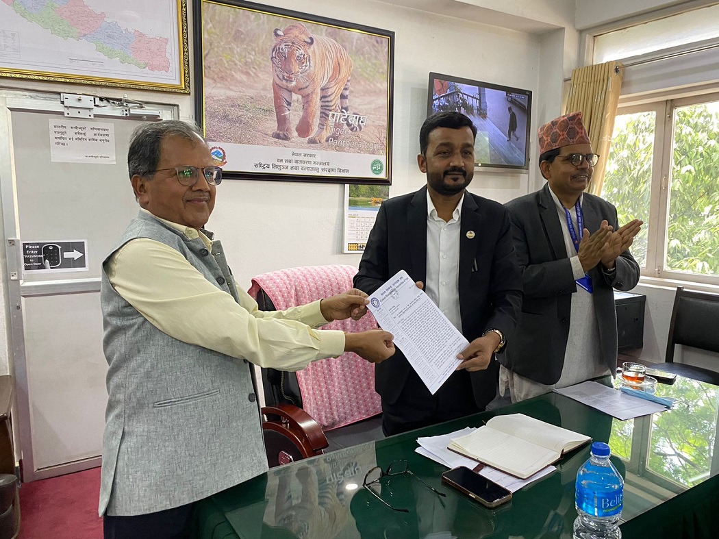सिमेन्ट उद्योगीहरूको जायज मागलाई सम्बोधन गर्छु : वनमन्त्री यादव