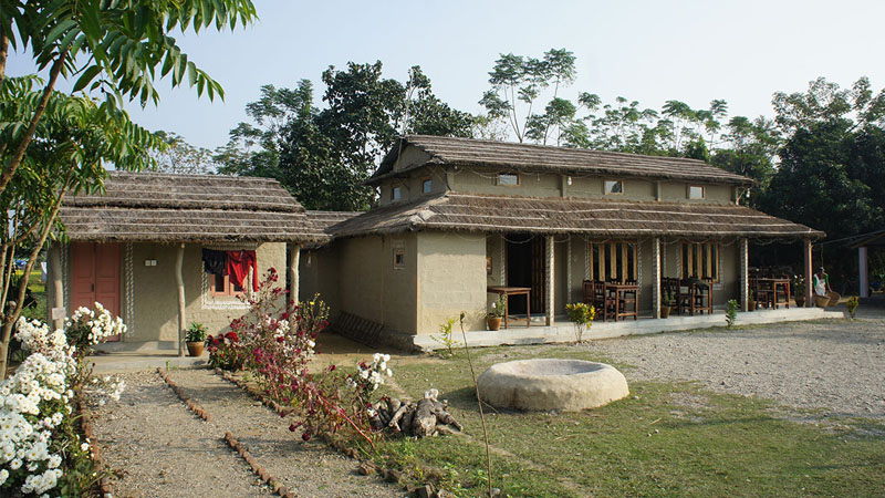 कोरोनाले थलिएका ‘पाहुना घर’ अझै सुनसान