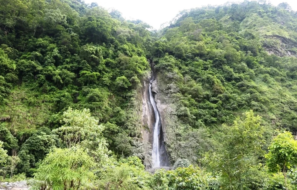 आन्तरिक पर्यटकको रोजाइमा दूधेखोलाको कोप्रे झरना