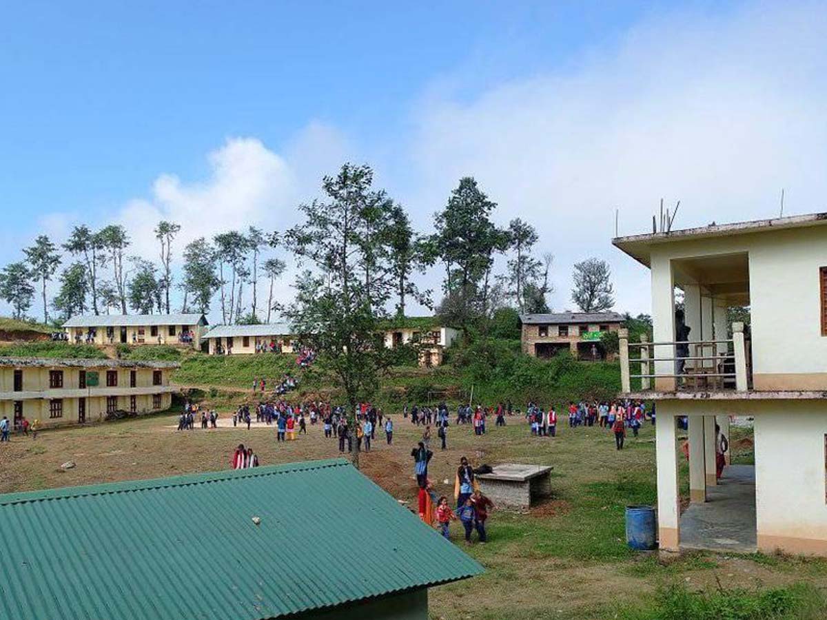 विद्यार्थी बेहोस् हुन थालेपछि पठनपाठन प्रभावित