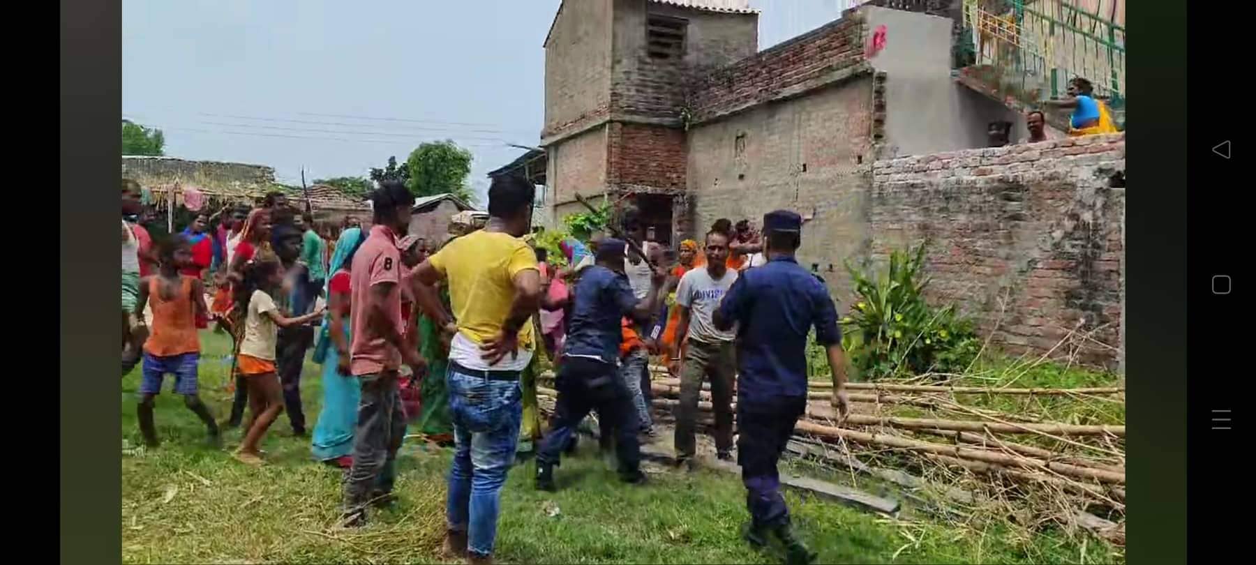 सप्तरीमा प्रहरी र तस्करबीच झडप