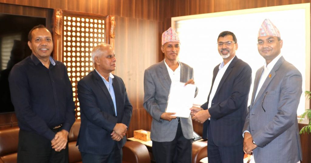 उच्चस्तरीय तलब सुविधा आयोगका संयोजक तथा सदस्यलाई नियुक्ति पत्र प्रदान
