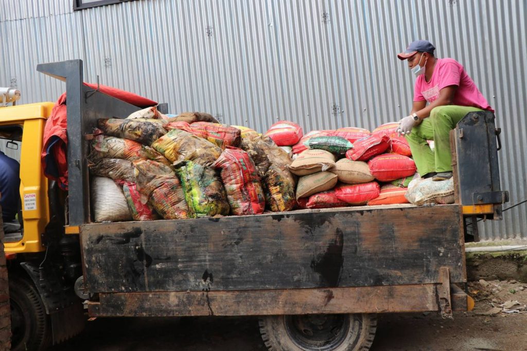ठूलो परिमाणमा म्याद गुज्रिएका खाद्यान्न जफत गरी नष्ट