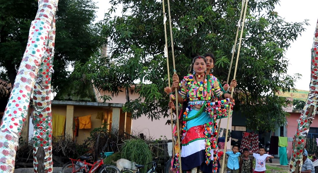 राना थारु समुदायको परम्परागत तीज पर्वको रौनक शुरु