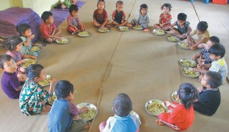 विषाक्त खाजाले ३२ विद्यार्थी बिरामी