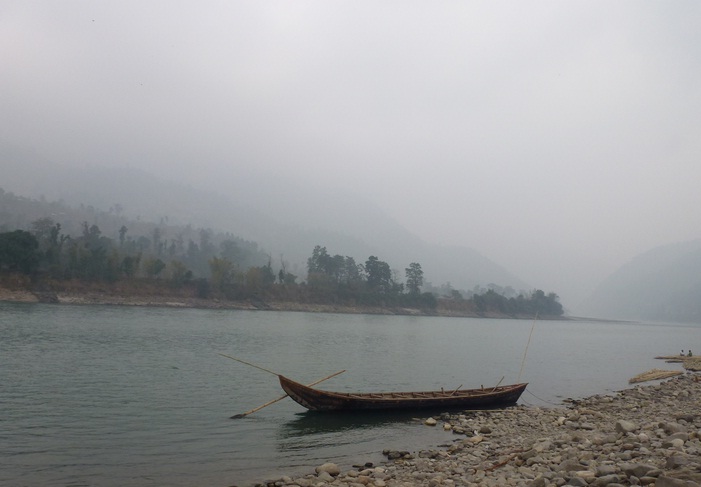 राप्ती नदीमा विद्यार्थी बोकेको डुङ्गा दुर्घटना