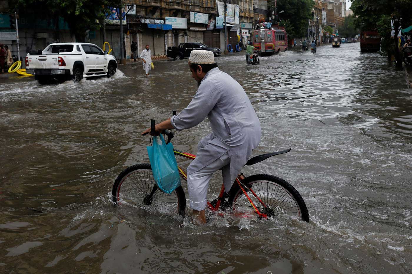 पाकिस्तानमा बाढी : एक महिनामा ५४९ जनाको मृत्यु