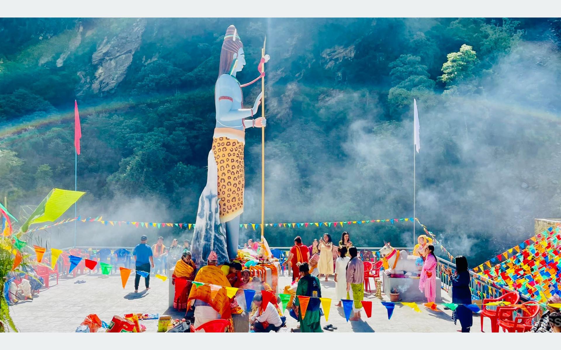 एकाइस फिटको शिव मूर्ति