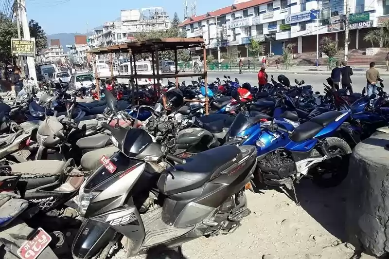 ट्राफिक प्रहरीको नियन्त्रणमा रहेका सवारीसाधनहरूको व्यवस्थापन गर्नुपर्नेमा समितिको जोड