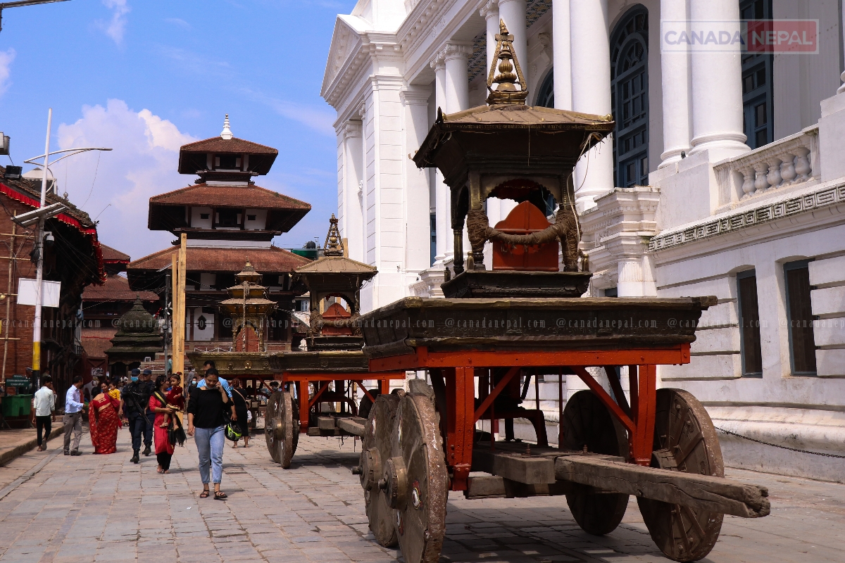 यसरी गरिदैँछ इन्द्रजात्राकाे तयारी  (तस्वीरहरु)