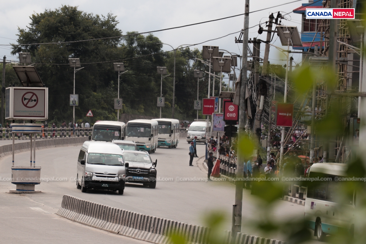 भक्तपुरबाट काठमाडौं यसरी फर्किए ली (तस्वीरहरु)