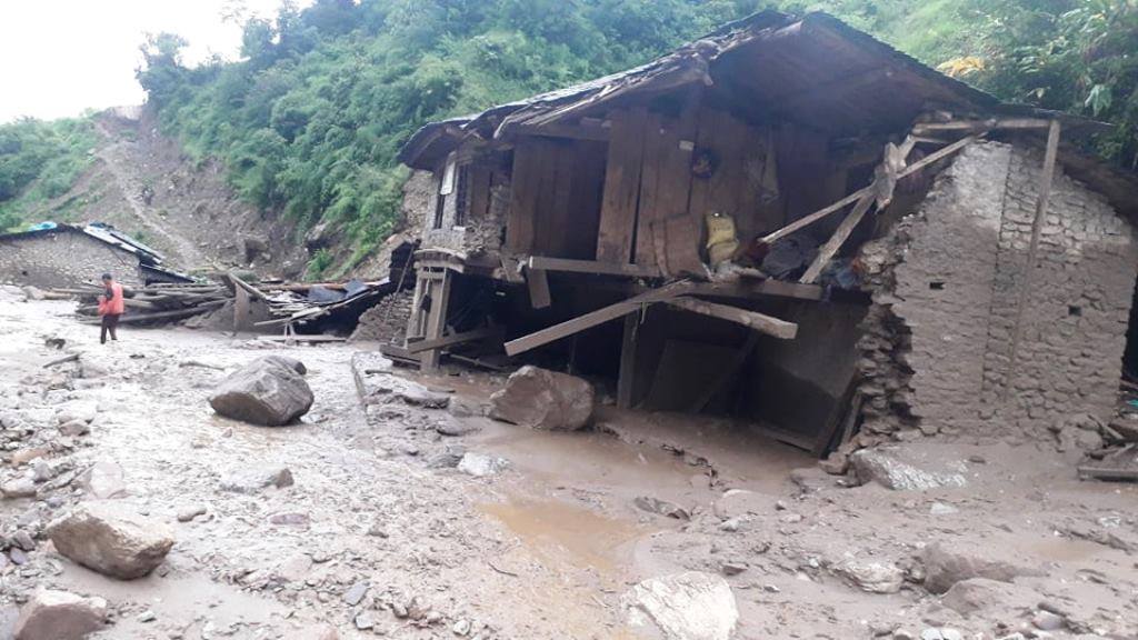 ढोरपाटनमा भीषण बाढी र पहिरोको दुई वर्षः भुजिखोलाले बिर्साएको निद्रा