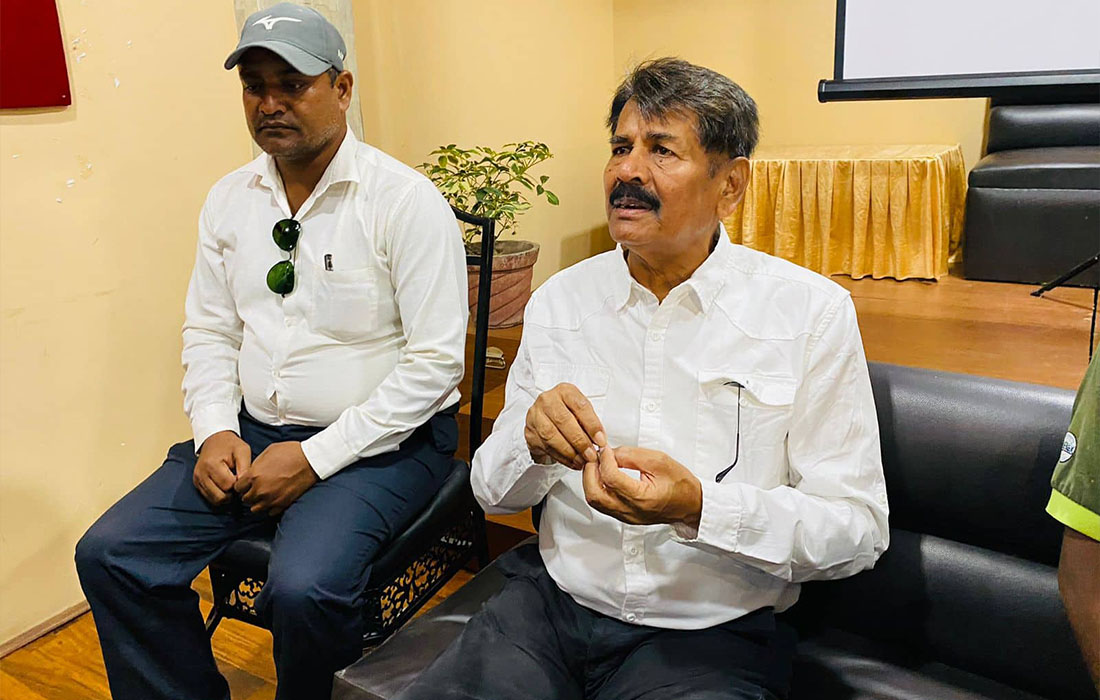 एमाले धनुषाका नेता यादवले गरे पार्टी परित्याग