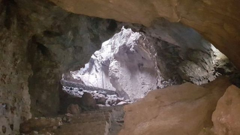 पर्यटनको नयाँ गन्तव्य बन्दै ताराघारीको महादेव गुफा