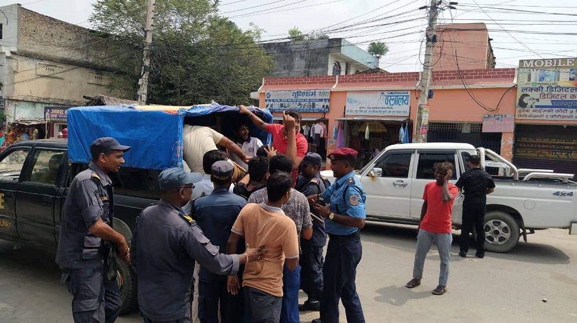 ओलीलाई कालो झण्डा देखाउने जसपाका १२ कार्यकर्ता पक्राउ