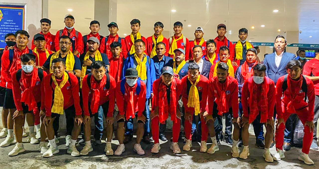 नेपाली यू-२० फुटबल टोली  घर फर्कियो
