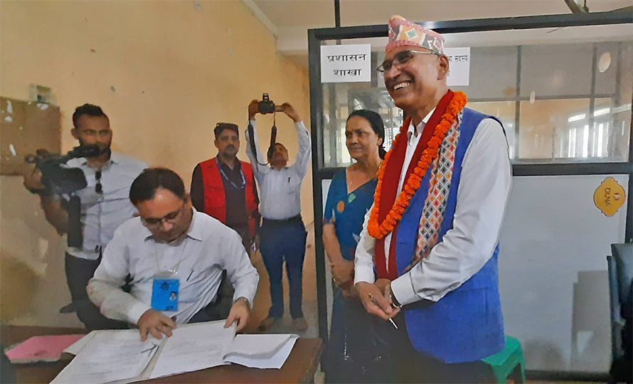 एमाले उपाध्यक्ष विष्णु पौडेलले गरे रुपन्देही–२बाट उम्मेदवारी दर्ता