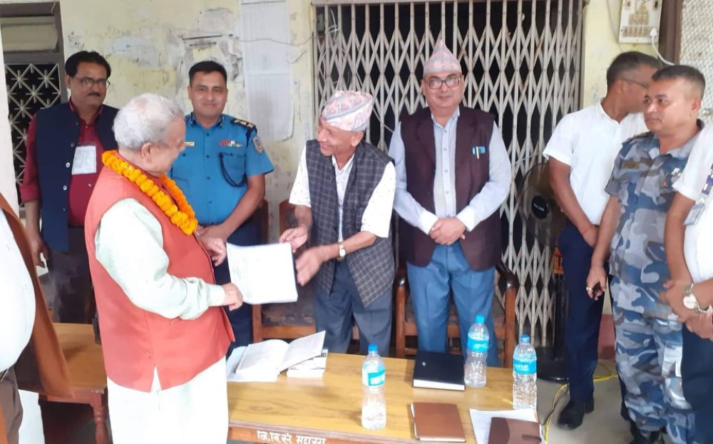महन्थ ठाकुरले दिए महोत्तरी ३ मा उम्मेदवारी