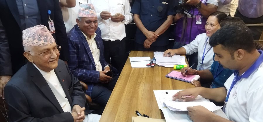 झापा-५ : एमाले अध्यक्ष ओलीसँगै २७ जना प्रतिस्पर्धी