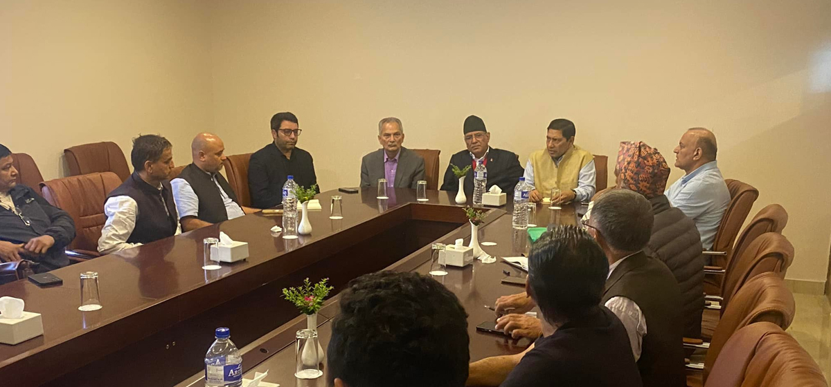 उम्मेदवारी दिए लगतै चुनावी छलफल र भेटघाटमा प्रचण्ड व्यस्त