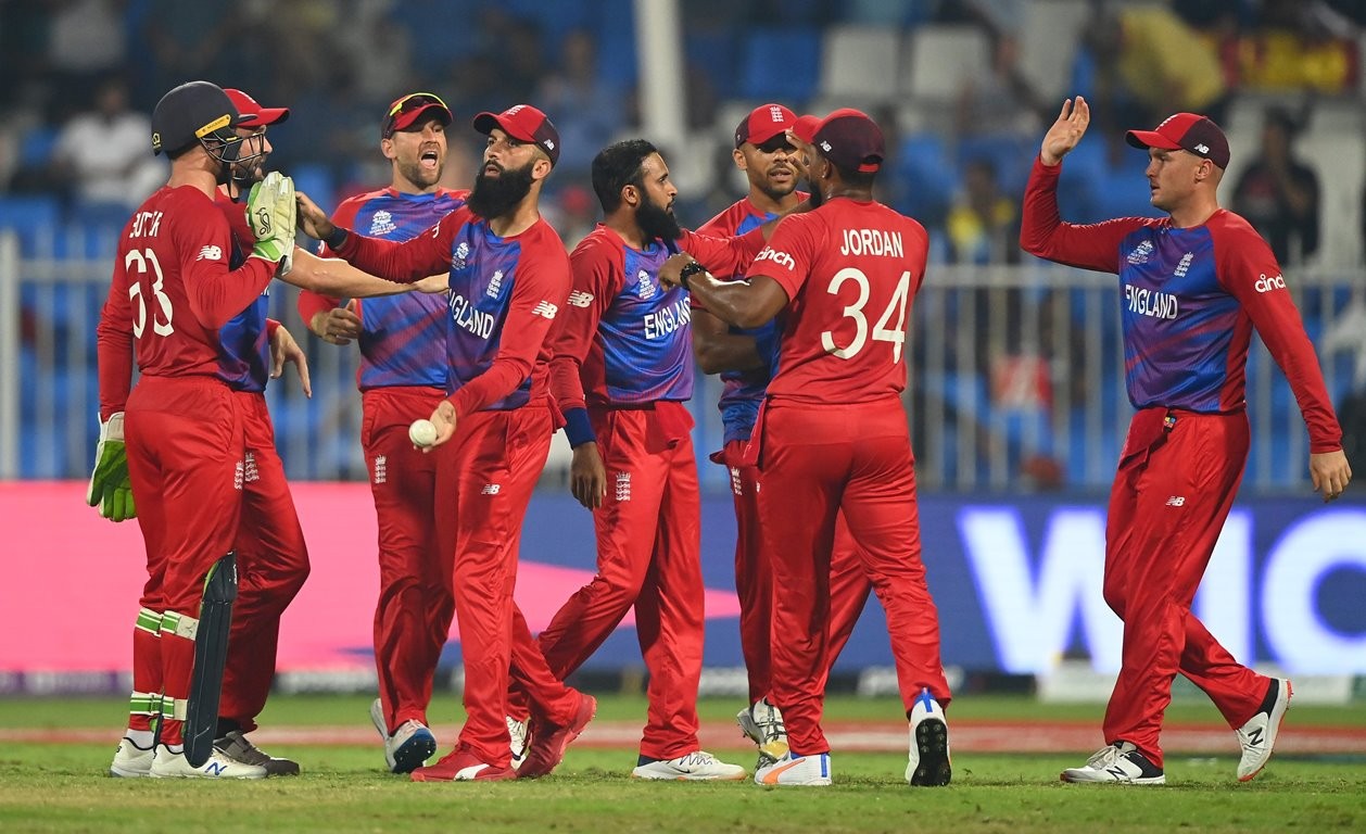 आईसीसी टी–२० विश्वकपको उपाधि इंग्ल्याण्डलाई, पाकिस्तानमाथि ५ विकेटको जित रच्यो