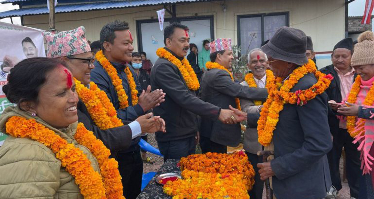 दाङमा एमाले छाड्नेको लर्को, एकै दिन १ सयभन्दा बढीले छाडे पार्टी