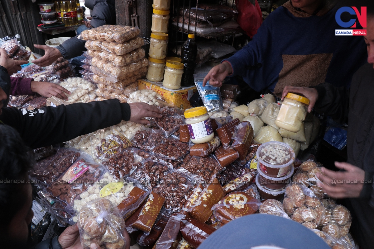माघे संक्रान्तिको रौनक : असनमा घिउ-चाकुको व्यापार (फोटोफिचर)