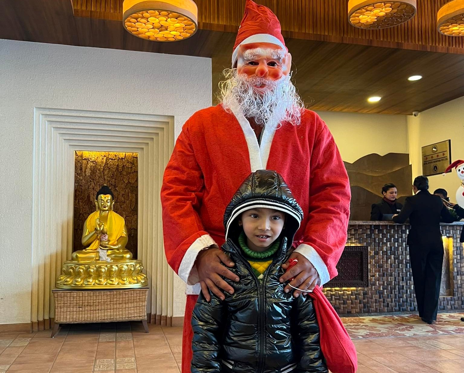 ‘क्रिसमस–डे’ को पूर्वसन्ध्यामा काठमाडौँ(फोटो फिचर)