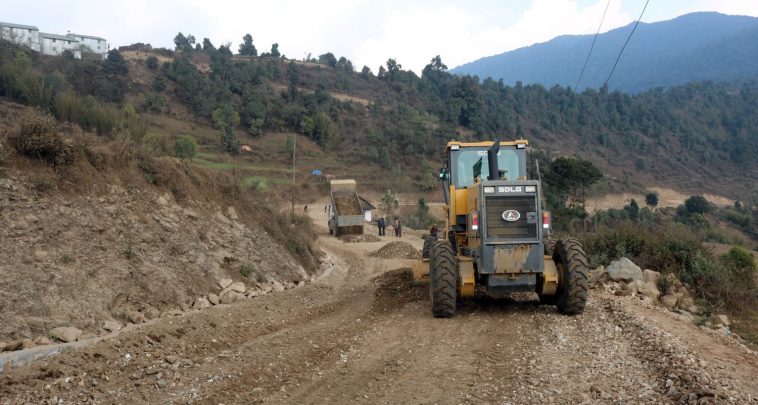 लोकमार्गको वैकल्पिक सडक स्तरोन्नति हुँदै