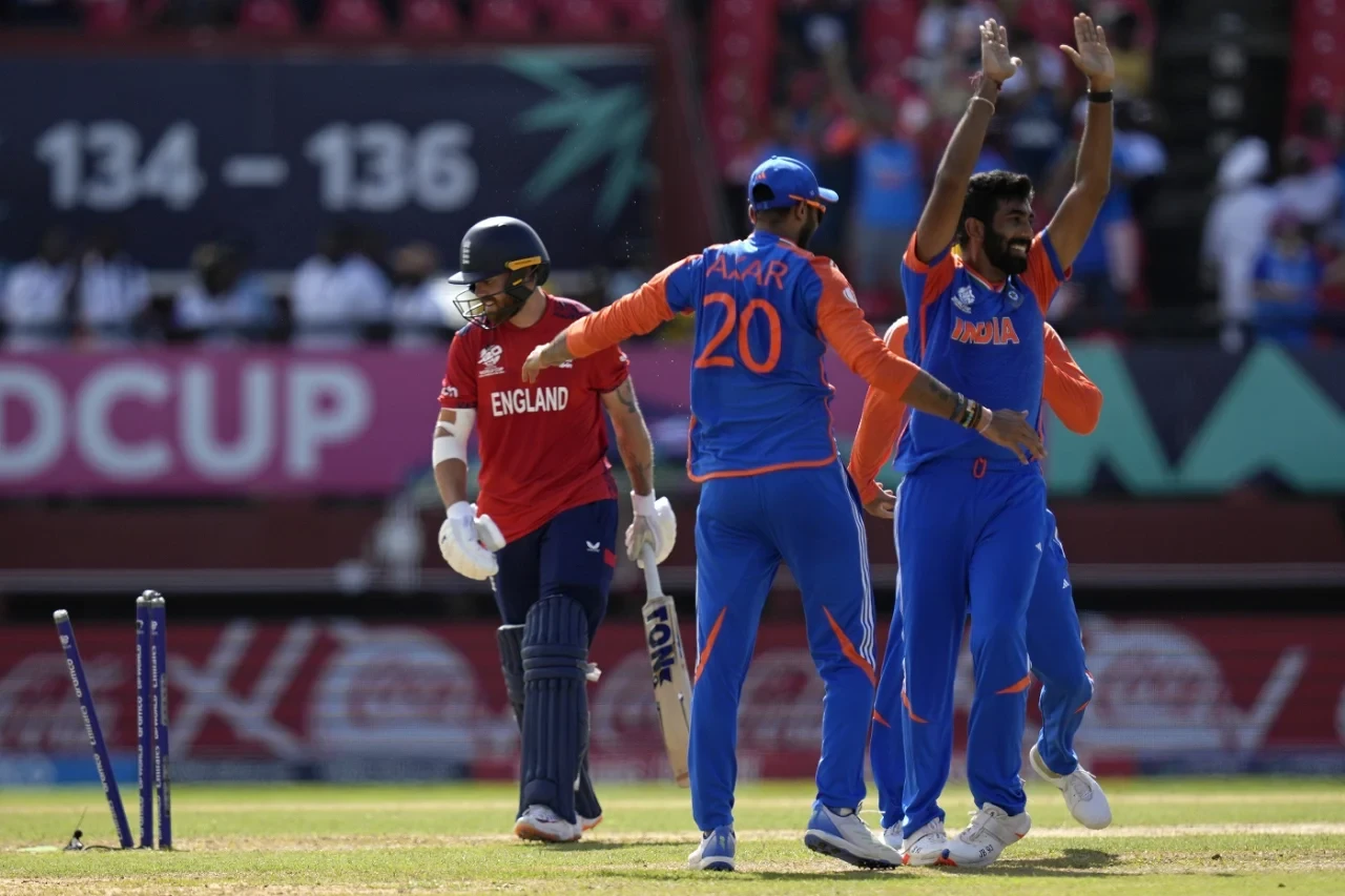 साविक विजेता इङ्ल्यान्डलाई ६८ रनले हराउँदै भारत १० वर्षपछि टी–२० विश्वकपको फाइनलमा