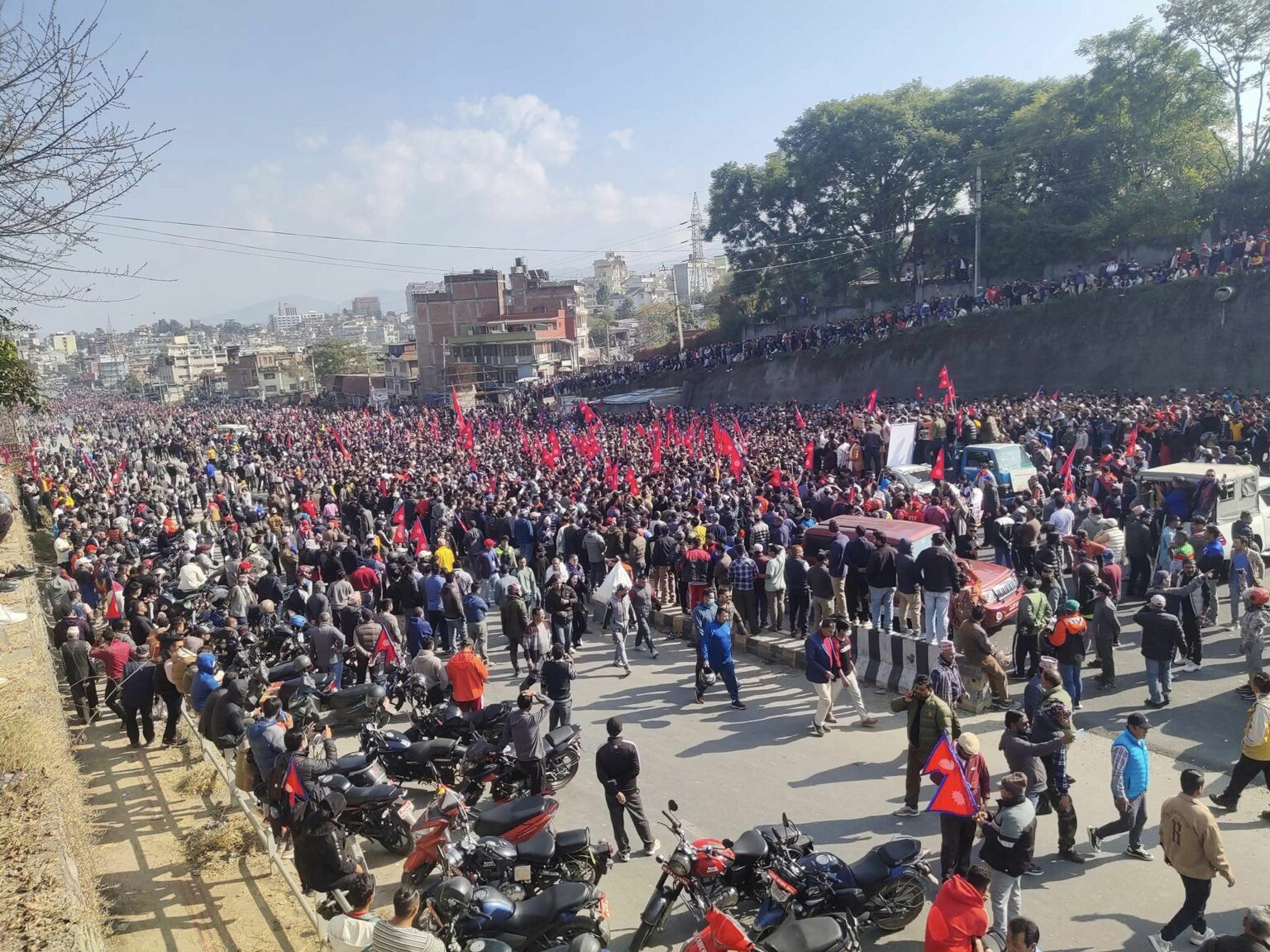 बल्खुमा दुर्गा प्रसाईं समूहकाे प्रदर्शन (तस्बिरहरू)