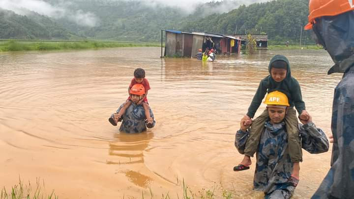 पोखरामा तालमा फसेका ४ जनाको सकुशल उद्धार