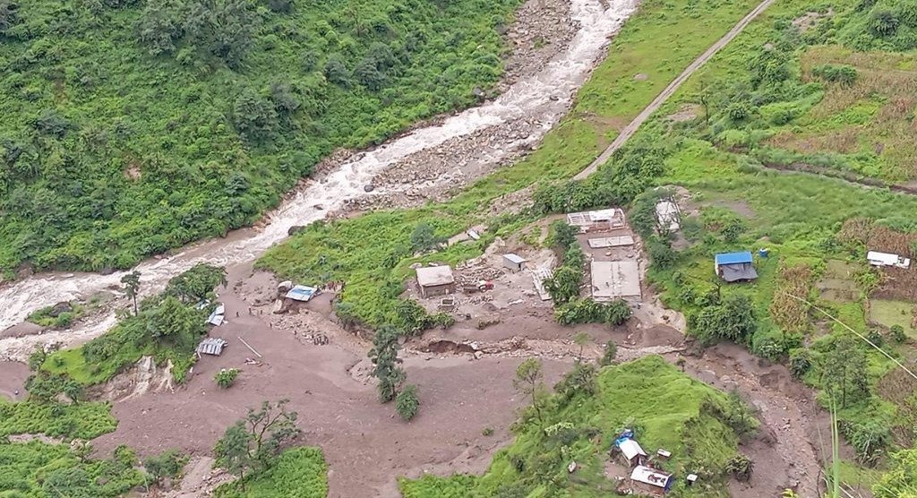 गोरखा पहिरो अपडेट : पहिरोले पुरिएका २ जनाको उद्धार, एकै परिवारका ३ सहित ५ जना बेपत्ता