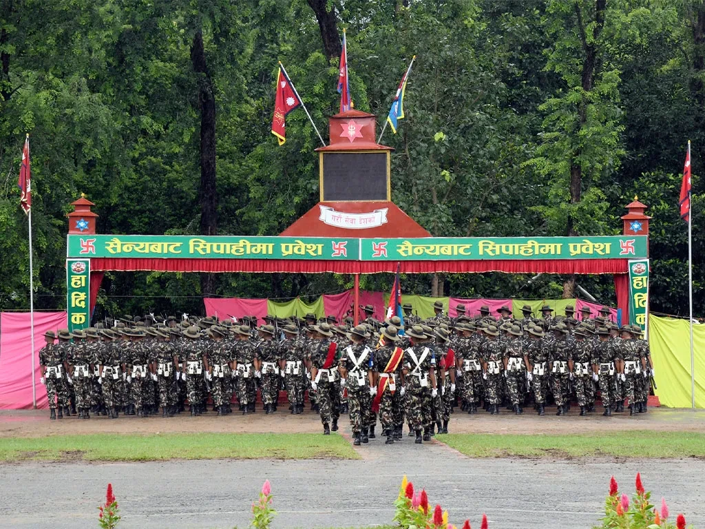 नयाँ भर्ना भएका ७५४ महिलासहित तीन हजार ८८७ जनशक्तिले गरे सैन्य तालिम पूरा 