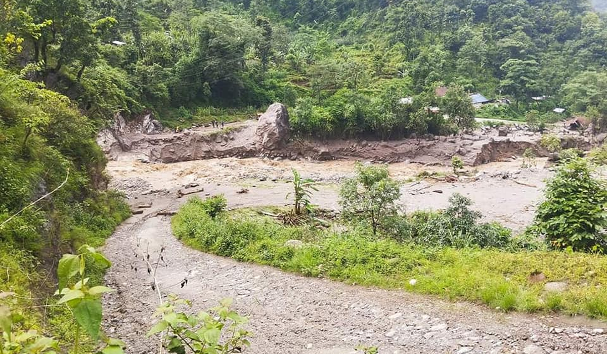 ताप्लेजुङको फक्ताङ्लुङ पहिरोमा परी एकै परिवारका चार जनाको मृत्यु, दुई घाइते