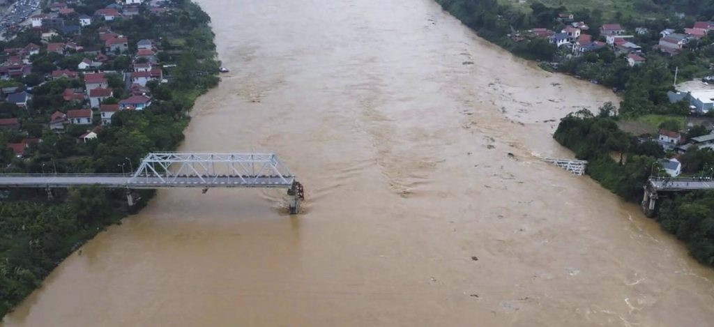 भियतनाममा चक्रवातका कारण ६५ जनाकाे मृत्यु, ३९ बेपत्ता