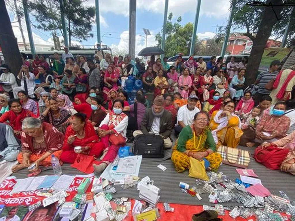 बचत रकम फिर्ता माग्दै सहकारी पीडितले गरे काठमाडौँमा प्रदर्शन